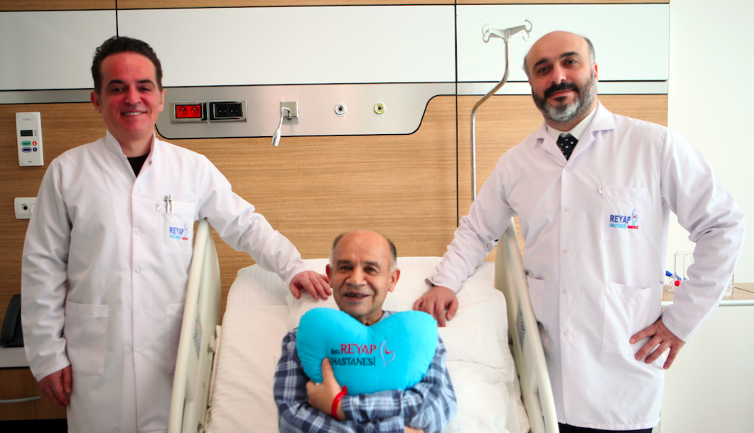 REYAP HASTANES� �STANBUL� DA �LK BY PASS AMEL�YATI